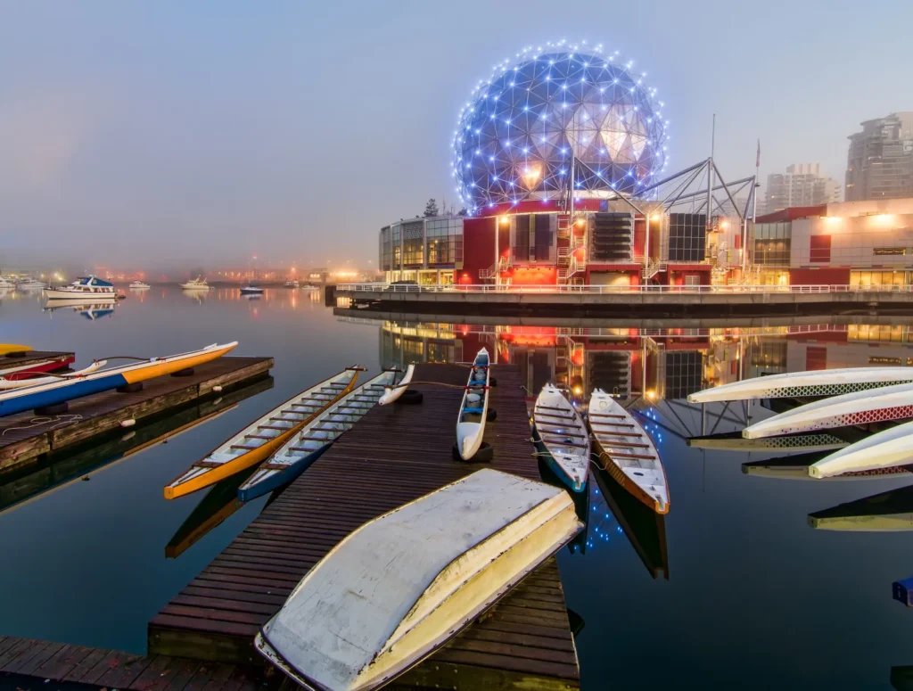 How to Choose the Best Way to Travel to Canada: Express Entry or Visitor Visa? 4 Best Way to Travel to Canada: Express Entry or Visitor Visa?