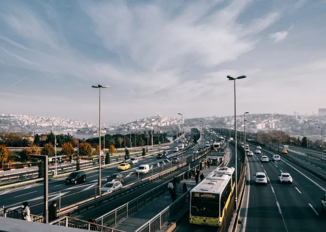 Safe Commuting: See How to Feel Nature on Urban Roads 2 urban commuting